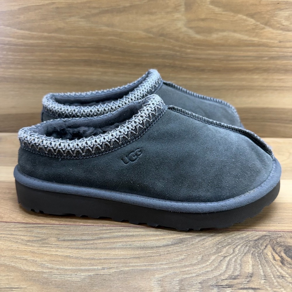 UGG Tasman Slippers Womens 5 Charcoal Gray Suede Sherpa Fur Lined Cozy Flats
